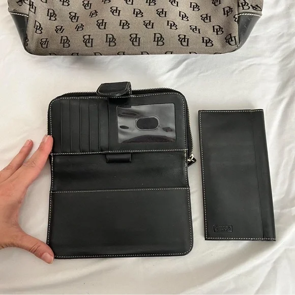 Dooney and Bourke Black Leather and Signature Print Hand Bag and Wallet - Picture 7 of 8